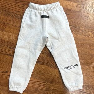 Fear of God Essentials Kids Light Gray Joggers, size 6/7